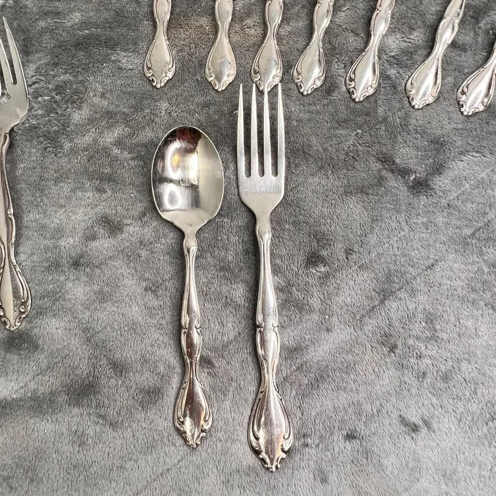 Oneida Community Cantata Stainless Flatware Lot Teaspoons Forks Soup Knife 32 pc